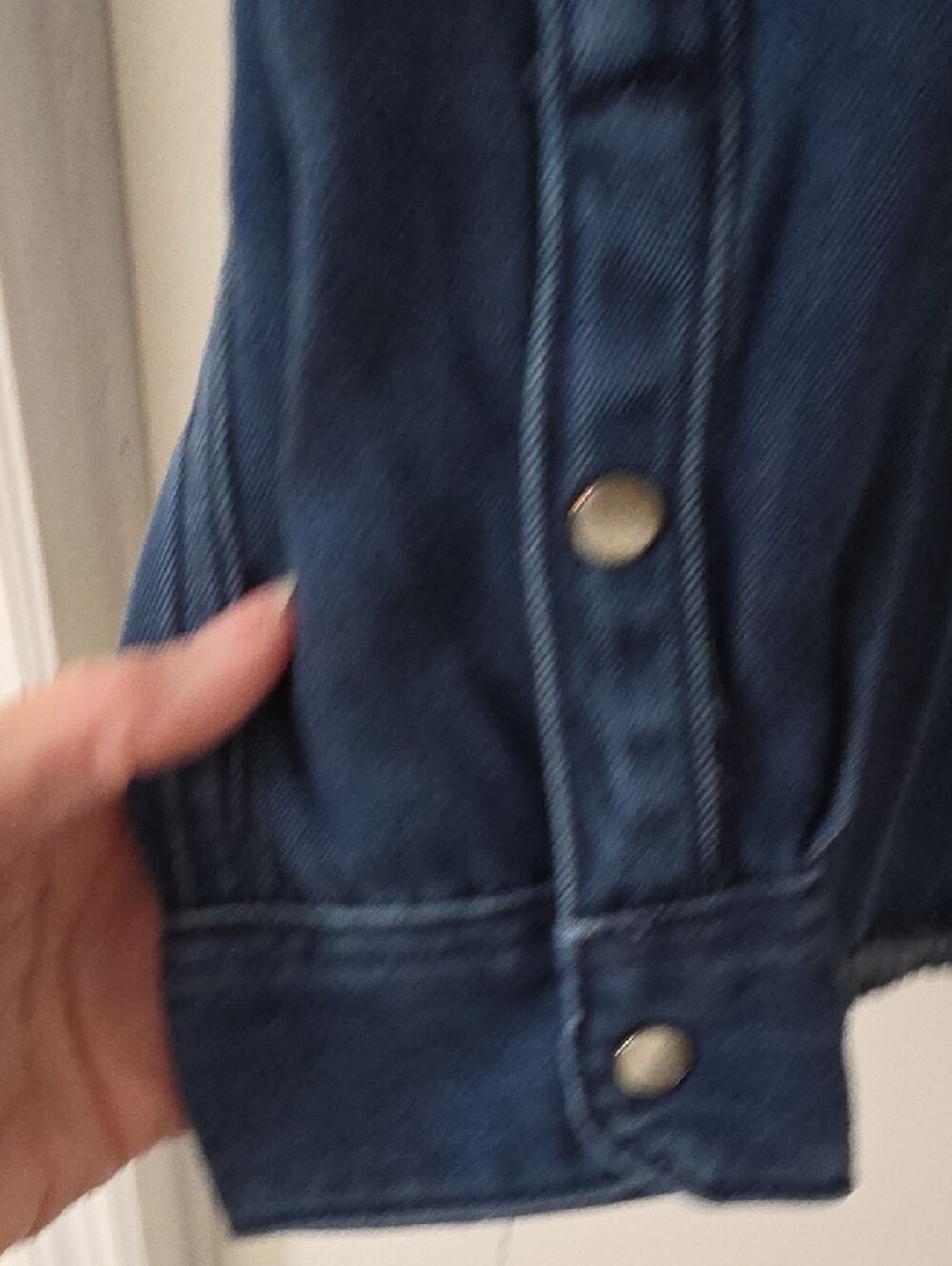7 For All Mankind Men's Dark Blue Denim Snap Button-Down Shirt - Picture 9 of 11
